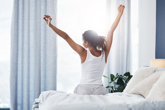 New Research Finds That Waking Up Earlier Has Mental Health Benefits, So Here's How To Become A Morning Person