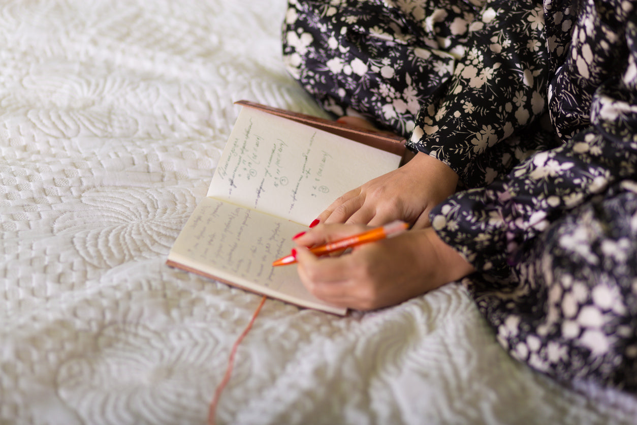 5 Life-Changing Benefits of Journaling Before Bed – Silk + Sonder