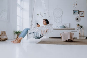 13 Reasons to Let Go of What's No Longer Serving You